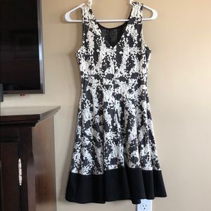 Le Lis Maude Textured Knit Dress